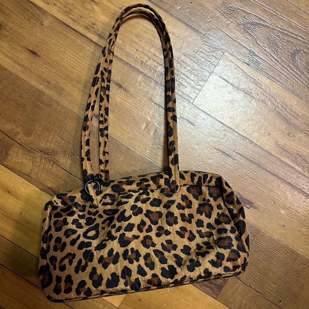 BAGGU cheetah print bowler bag used and in great conditions